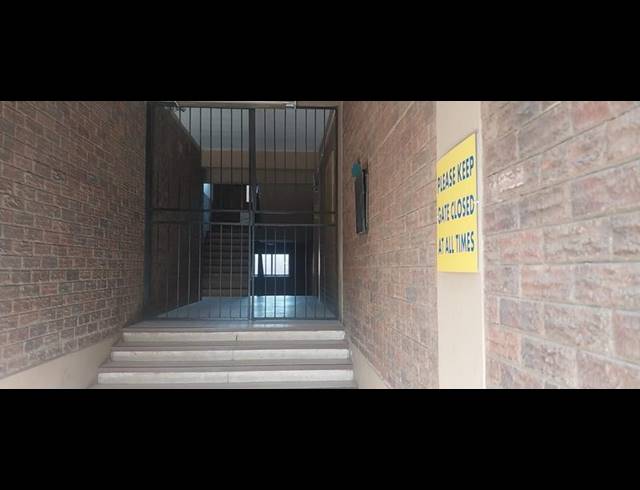 1 BEDROOM APARTMENT FOR SALE IN PRIMROSE